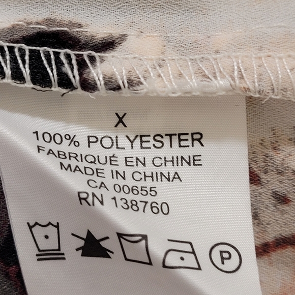 + IN Every Story Floral 3/4 button bell sleeve tunic length tie back top - Picture 11 of 11